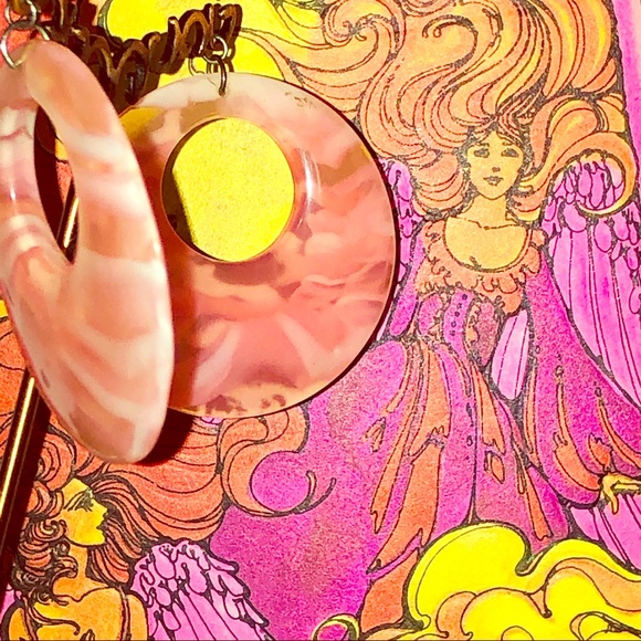 Awesome Large Pink Marbled Lucite Hoop Earrings - Picture 2 of 2